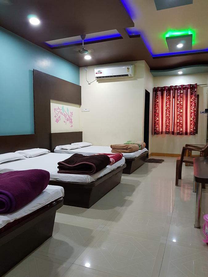 Hotel Shri Radhe Krishna Godarpura Exterior photo