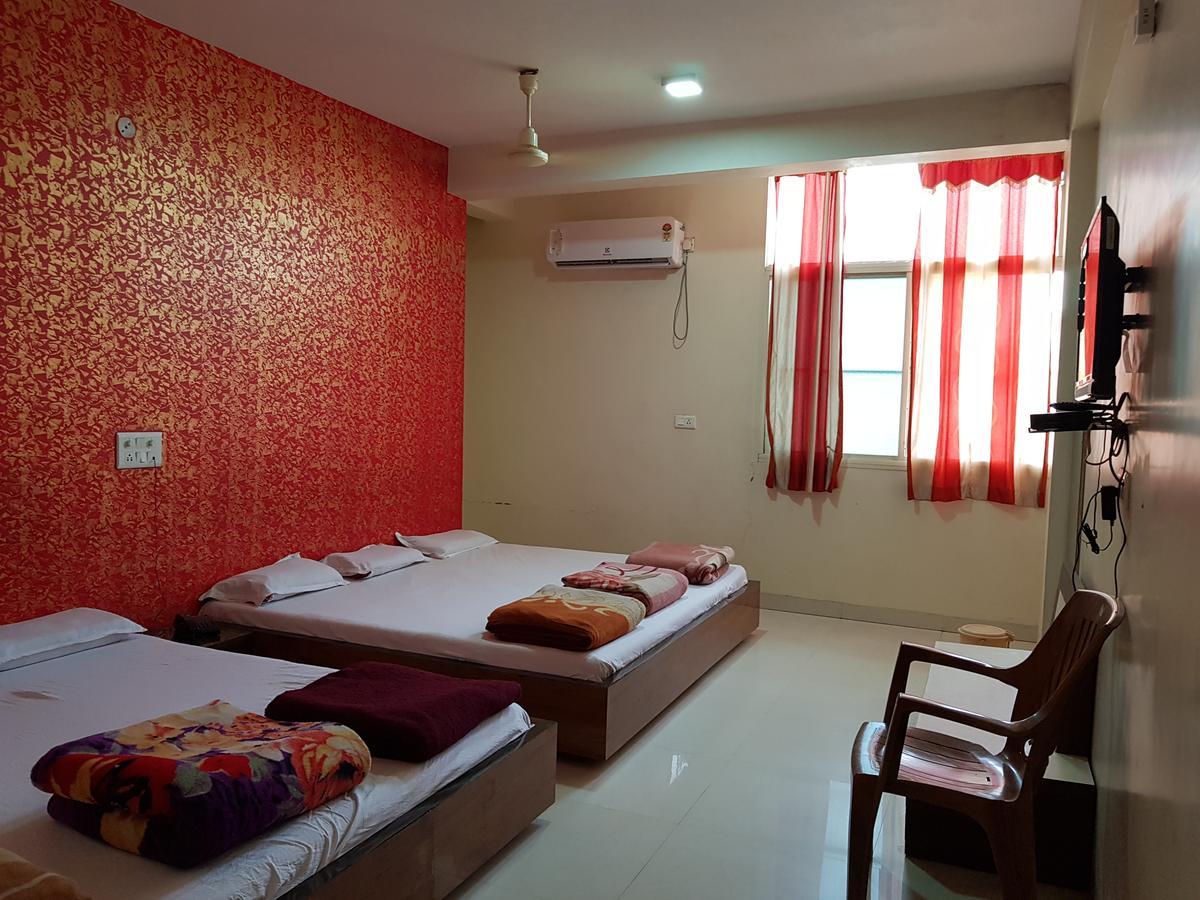 Hotel Shri Radhe Krishna Godarpura Exterior photo