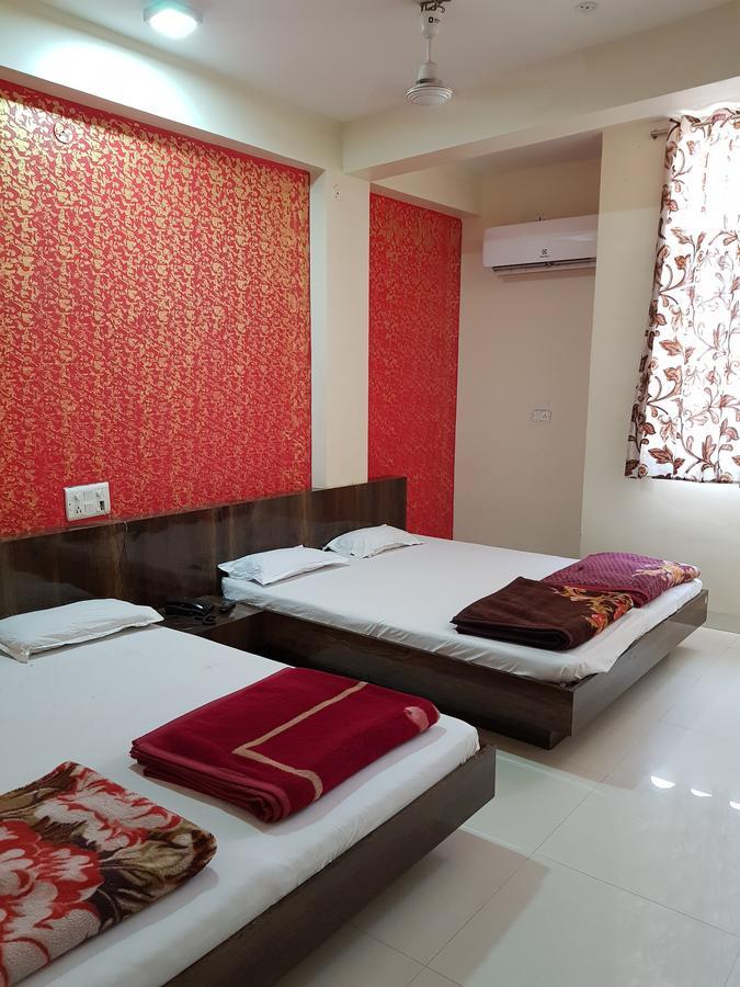 Hotel Shri Radhe Krishna Godarpura Exterior photo