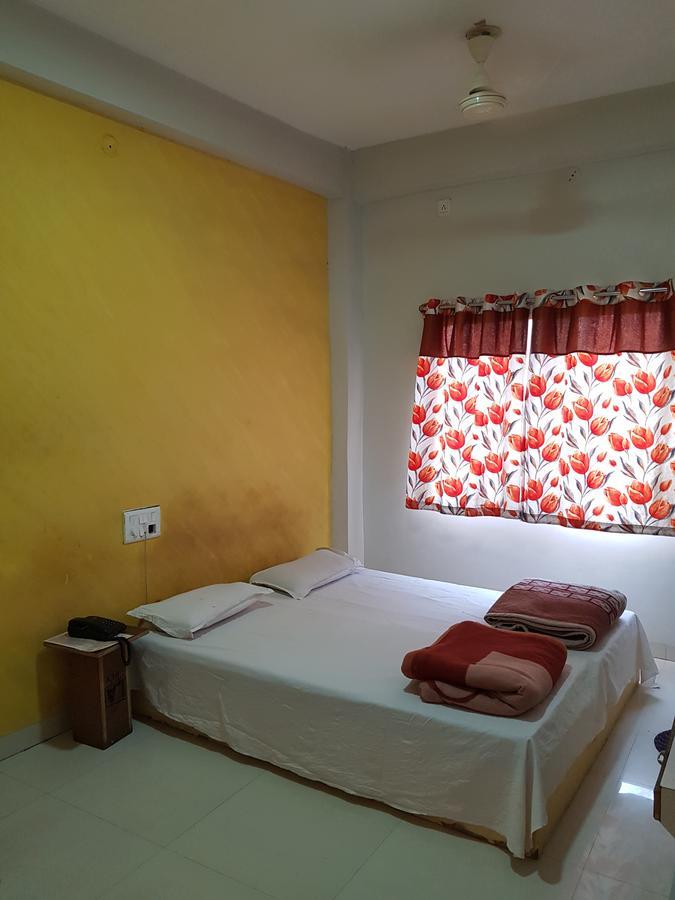 Hotel Shri Radhe Krishna Godarpura Exterior photo