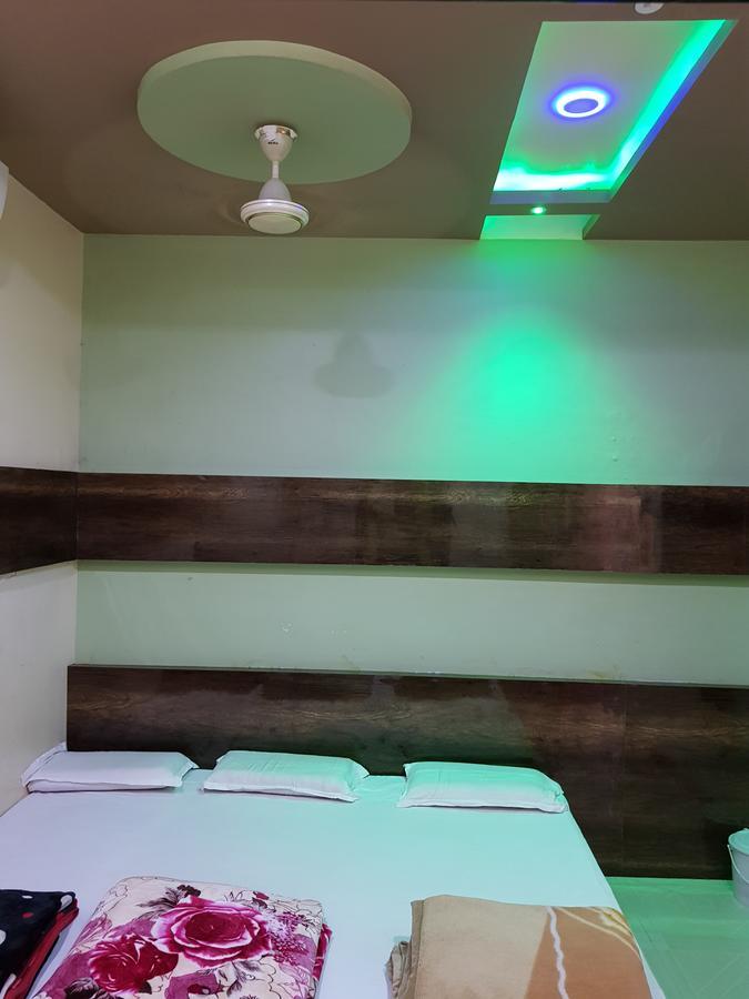 Hotel Shri Radhe Krishna Godarpura Exterior photo
