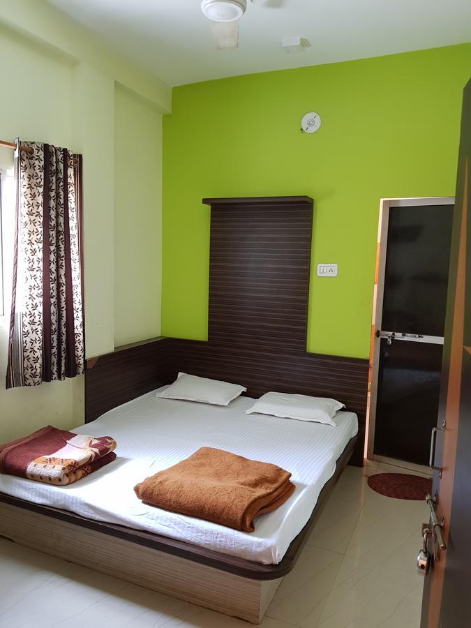 Hotel Shri Radhe Krishna Godarpura Exterior photo