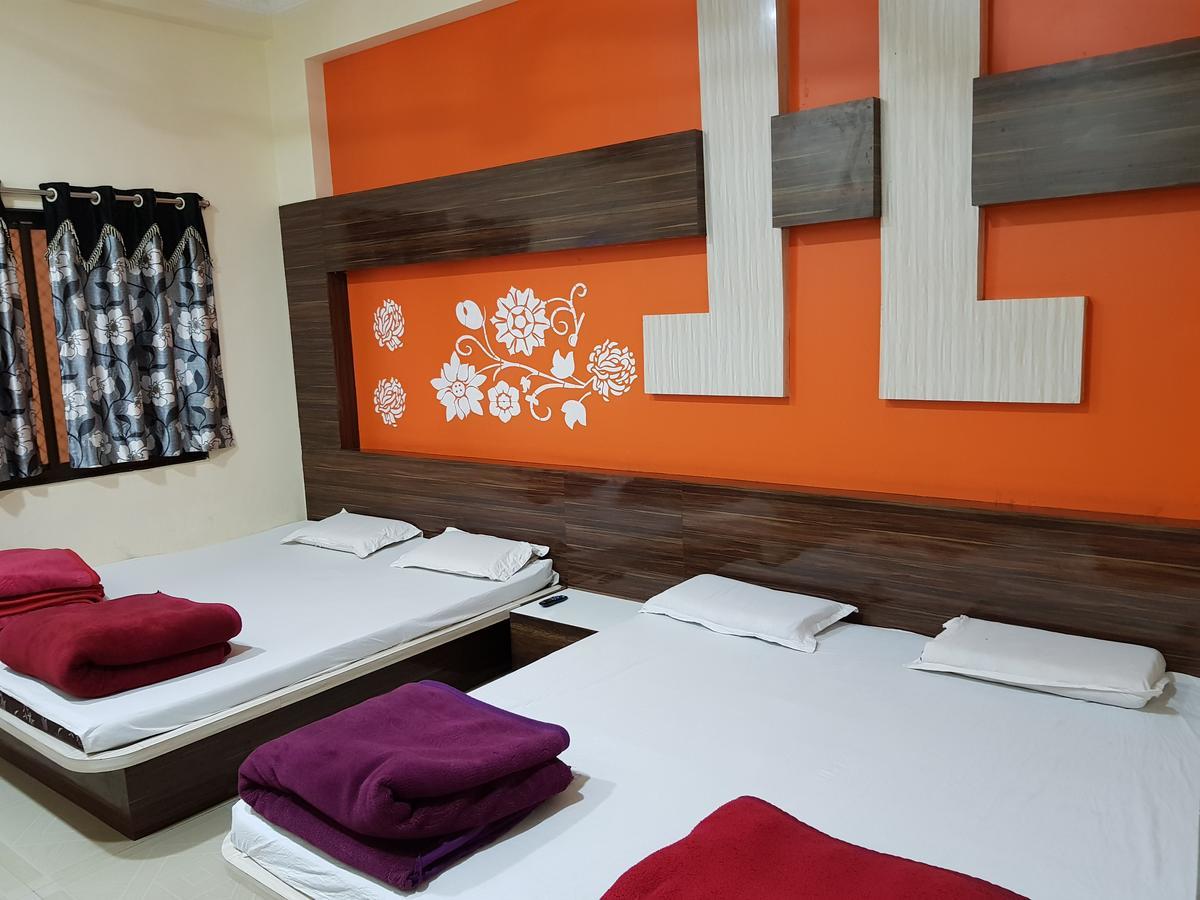 Hotel Shri Radhe Krishna Godarpura Exterior photo
