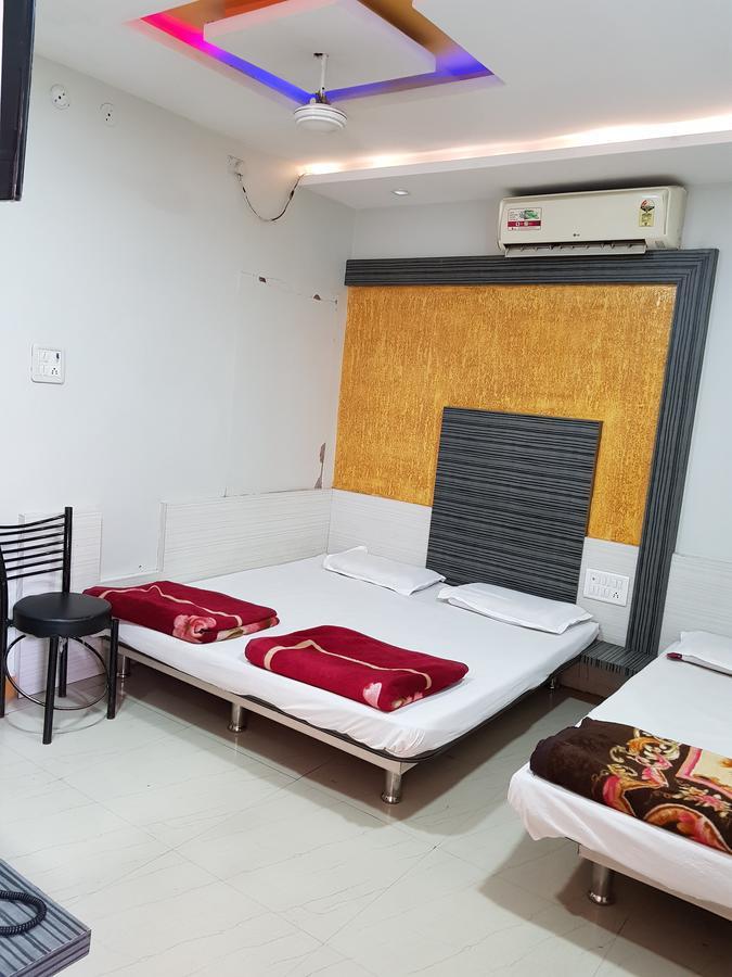 Hotel Shri Radhe Krishna Godarpura Exterior photo